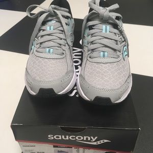 NWOB Saucony Cohesion 13 Versafoam Running Sneakers Size 5.5